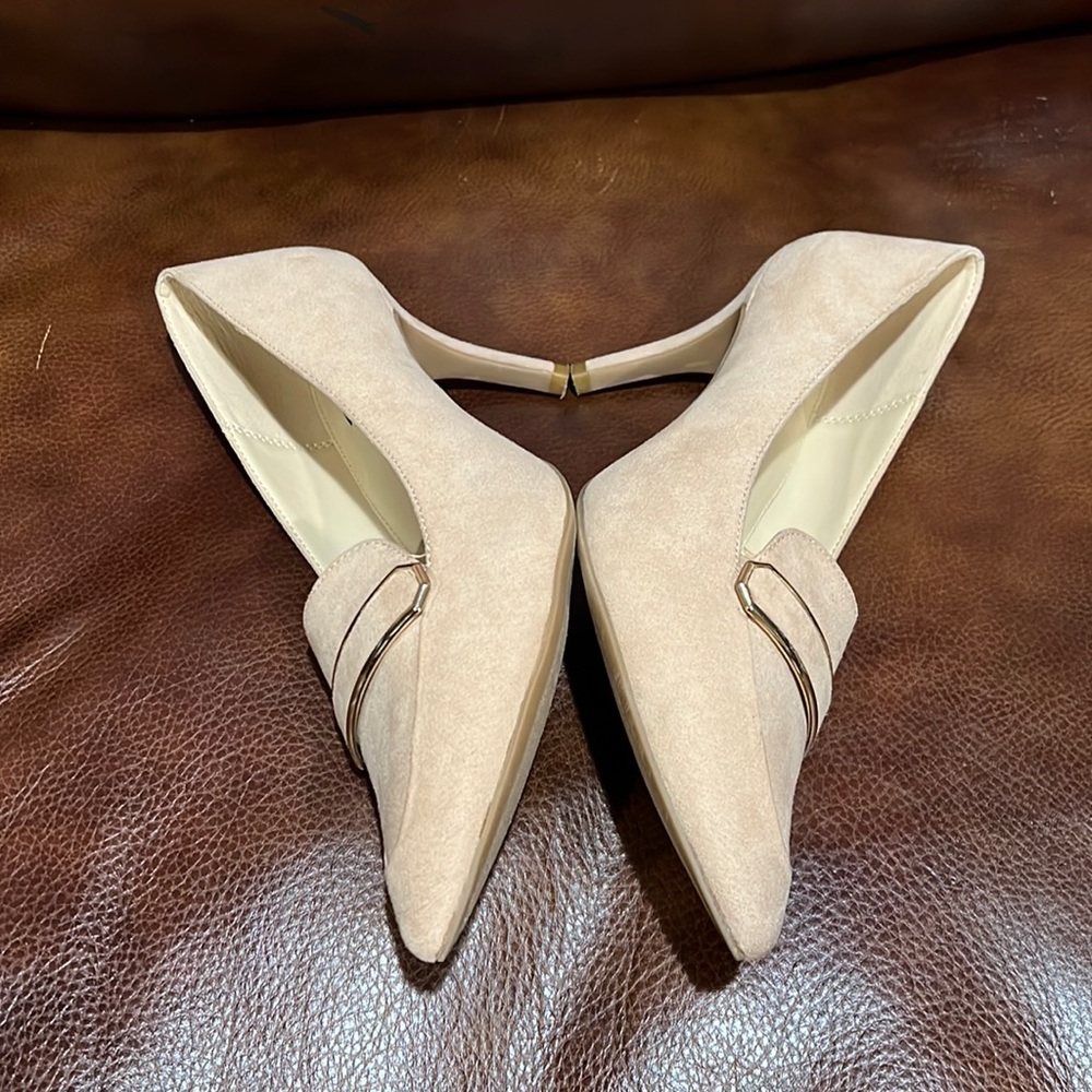 Jones New York Classy Pump in a versatile color. Worn once in EUC - Picture 3 of 17